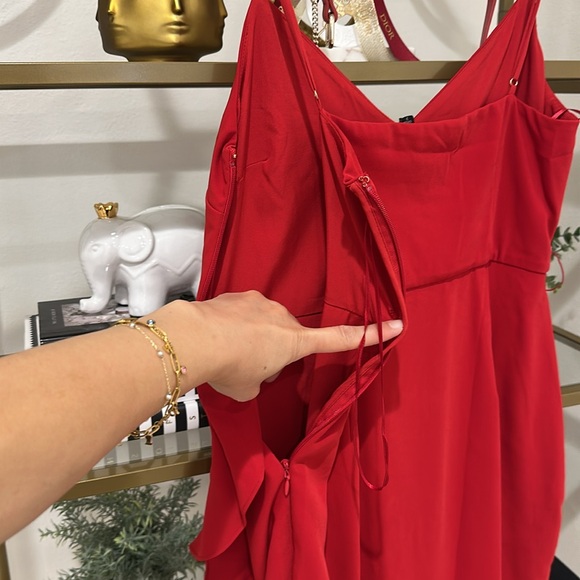 Ruffled-hem belted dress - Picture 11 of 12